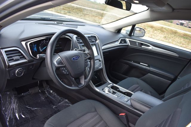 2017 Ford Fusion SE FWD - 22948645 - 1