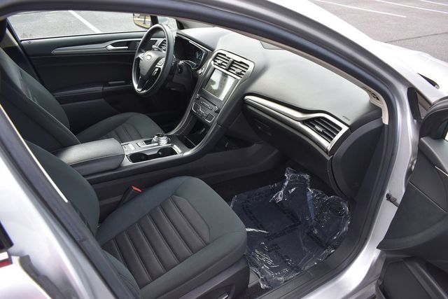 2017 Ford Fusion SE FWD - 22948645 - 27