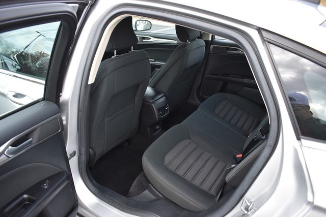 2017 Ford Fusion SE FWD - 22948645 - 28