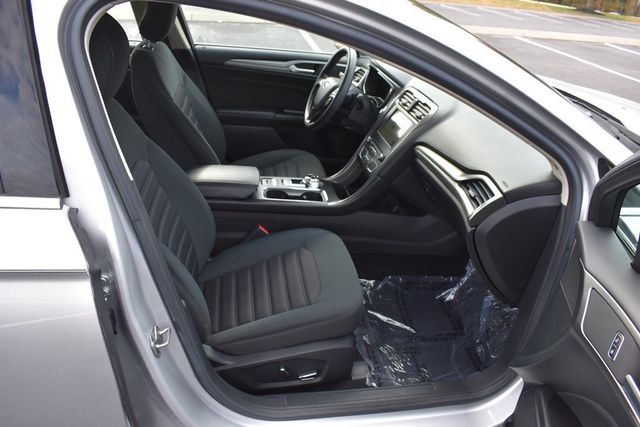 2017 Ford Fusion SE FWD - 22948645 - 30