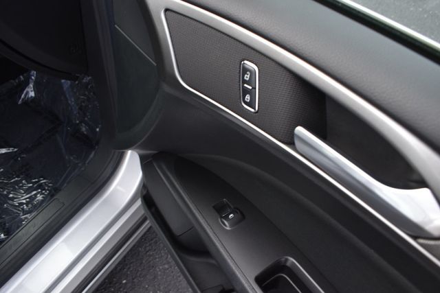 2017 Ford Fusion SE FWD - 22948645 - 37