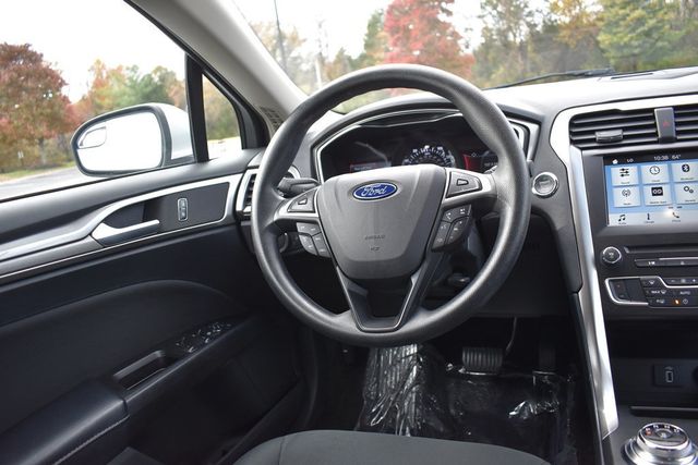 2017 Ford Fusion SE FWD - 22948645 - 38