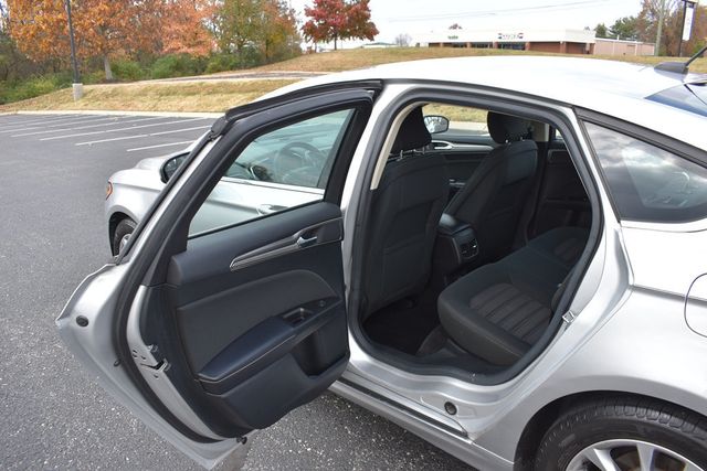 2017 Ford Fusion SE FWD - 22948645 - 44