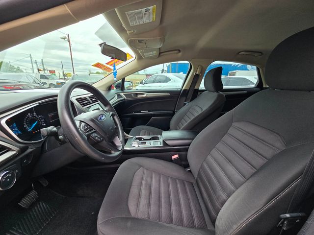 2017 Ford Fusion SE FWD - 22808477 - 4