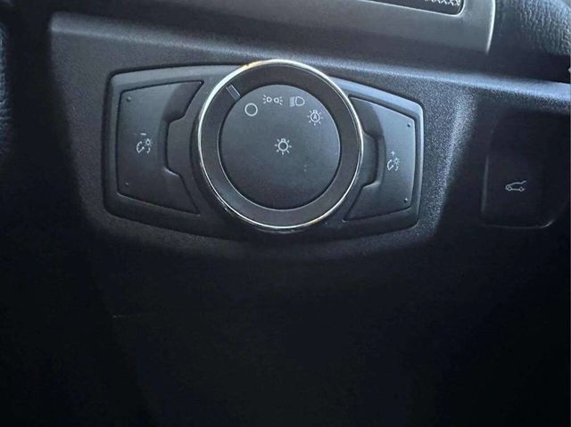 2017 Ford Fusion SE FWD - 22936992 - 15
