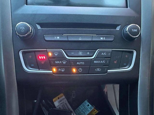2017 Ford Fusion SE FWD - 22936992 - 17