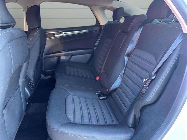 2017 Ford Fusion SE FWD - 22936992 - 25