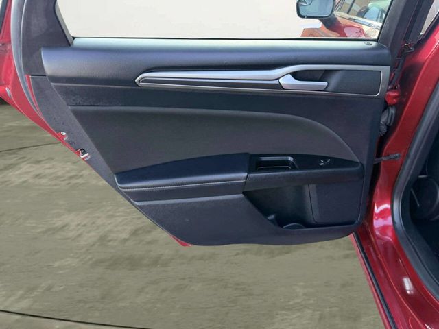 2017 Ford Fusion SE FWD - 23010691 - 17