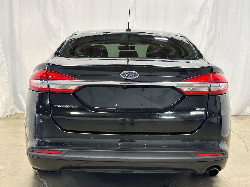 2017 Ford Fusion SE FWD - 23078935 - 9