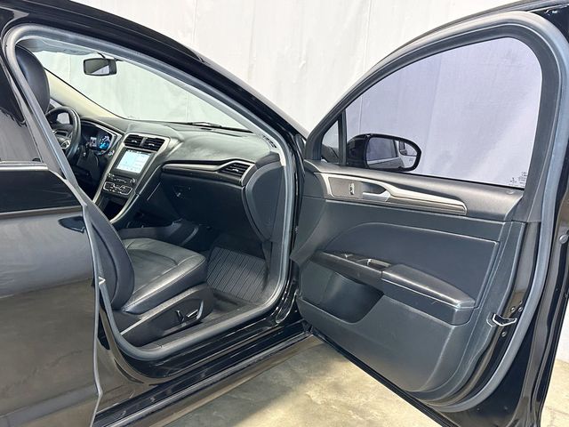 2017 Ford Fusion SE FWD - 23078935 - 18