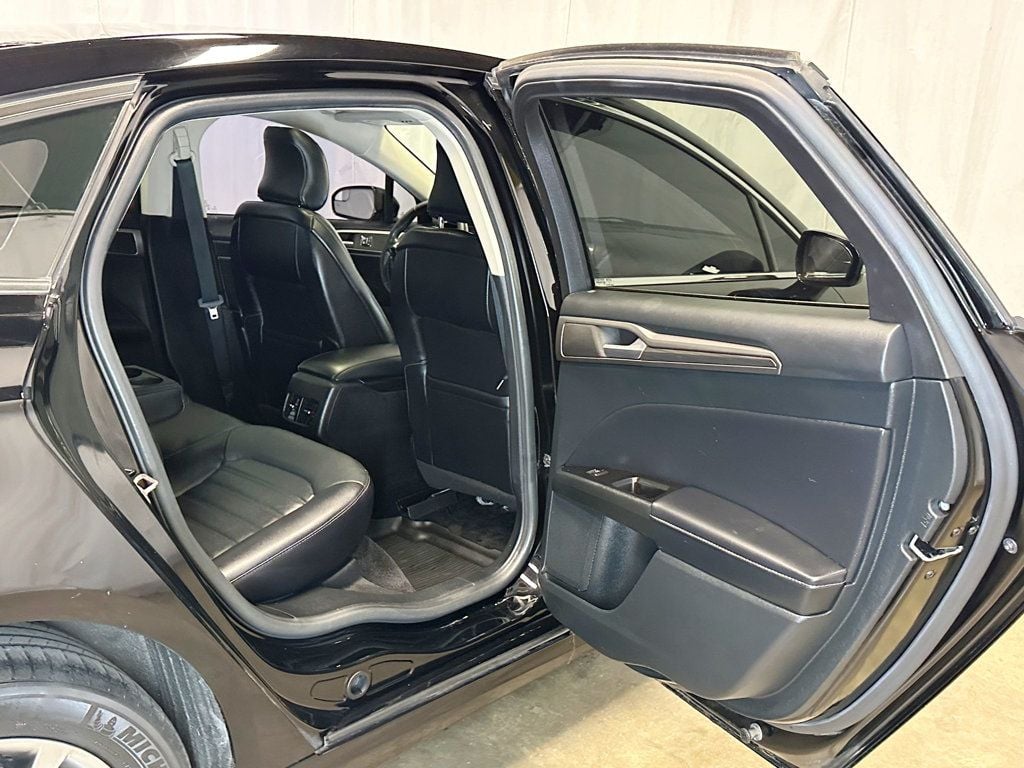 2017 Ford Fusion SE FWD - 23078935 - 35