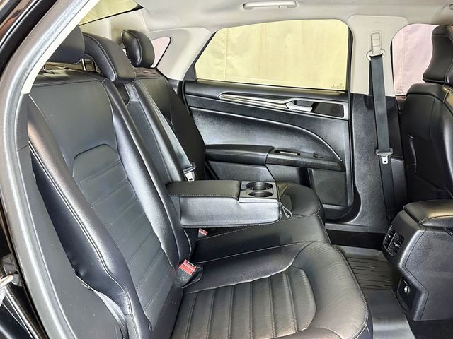 2017 Ford Fusion SE FWD - 23078935 - 39