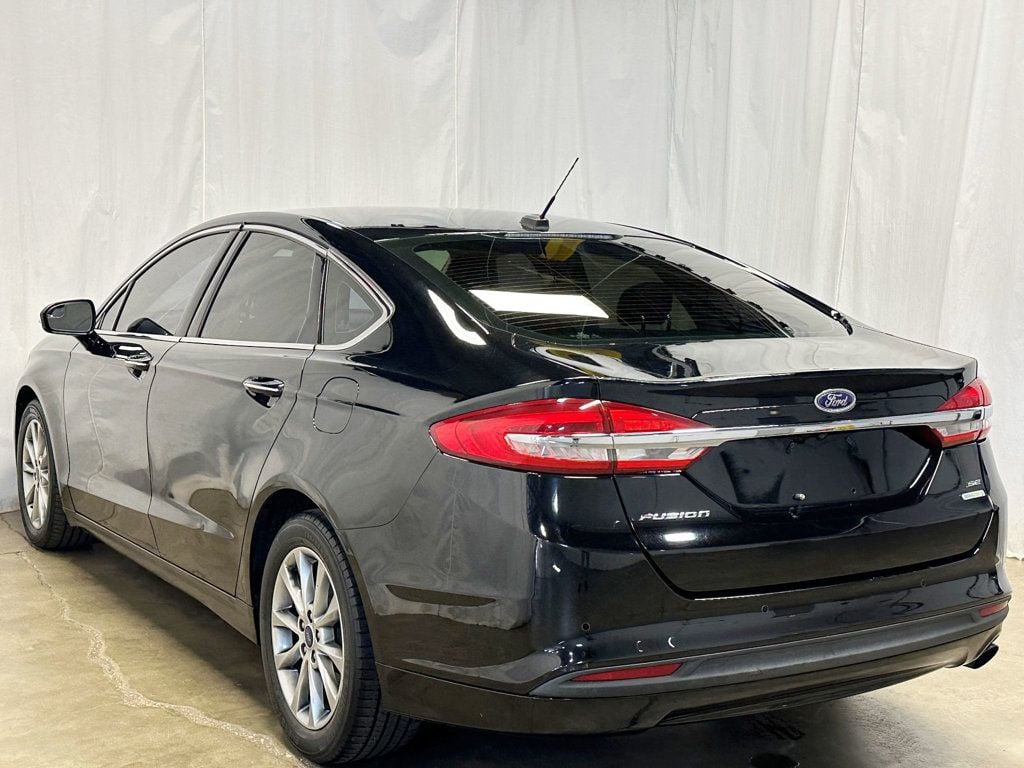 2017 Ford Fusion SE FWD - 23078935 - 8