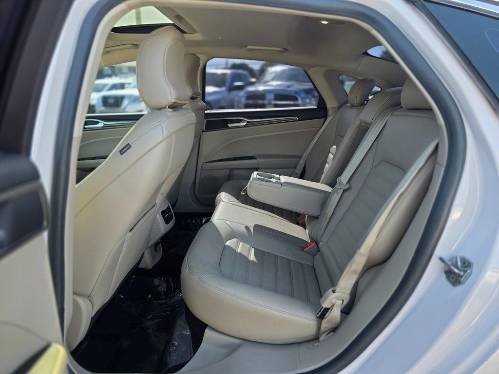 2017 Ford Fusion SE FWD - 22979185 - 13