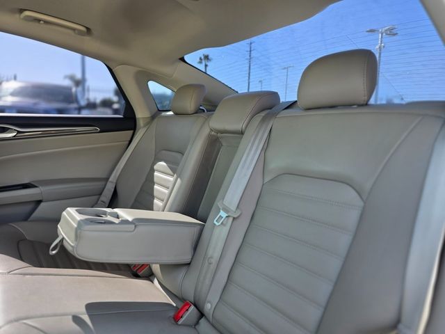 2017 Ford Fusion SE FWD - 22979185 - 14