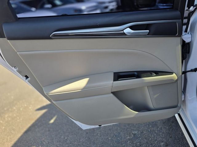 2017 Ford Fusion SE FWD - 22979185 - 16