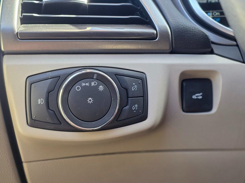 2017 Ford Fusion SE FWD - 22979185 - 37