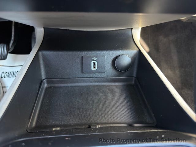 2017 Ford Fusion SE FWD W/LUXURY, NAVIGATION & TECH PACKAGES - 22941456 - 33