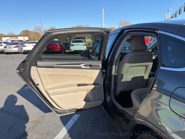 2017 Ford Fusion SE FWD W/LUXURY, NAVIGATION & TECH PACKAGES - 22941456 - 37