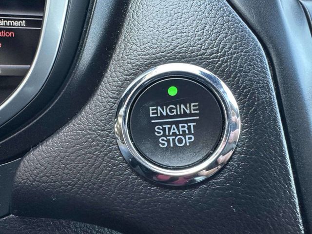 2017 Ford Fusion Titanium AWD - 23002627 - 28