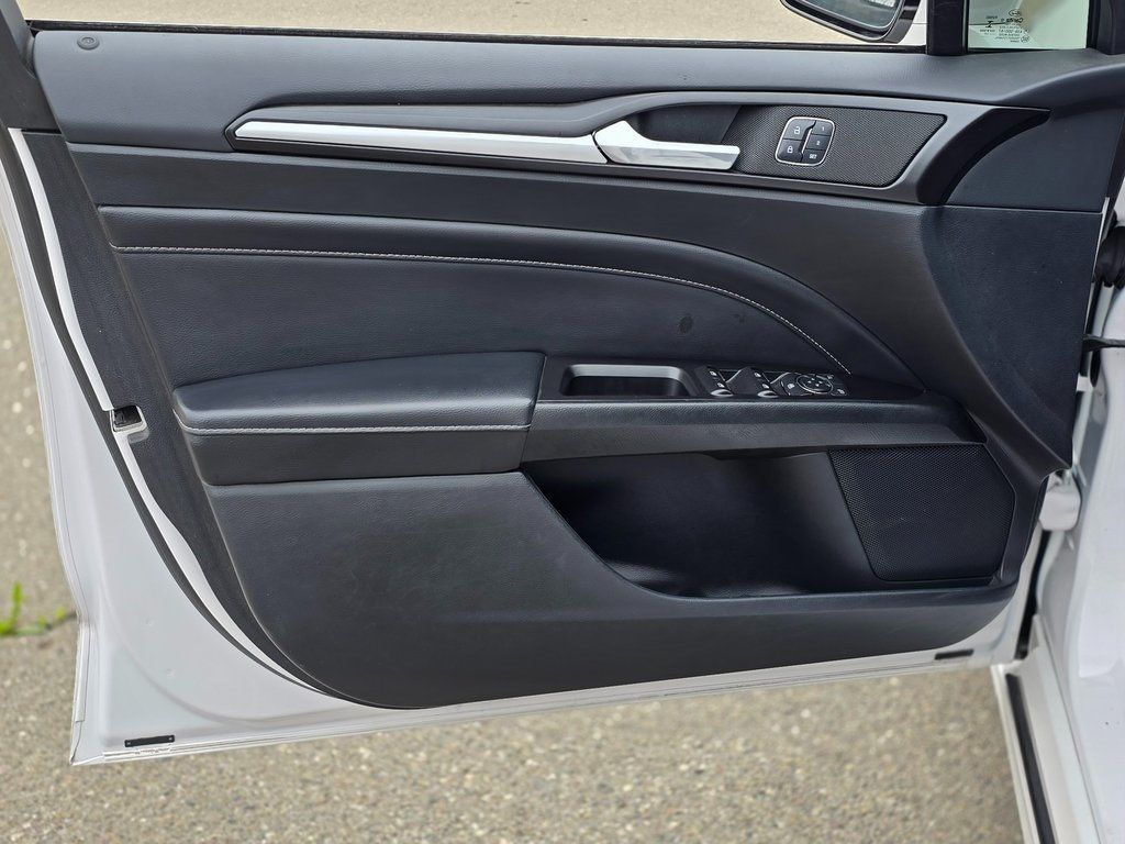 2017 Ford Fusion Titanium FWD - 22967264 - 19