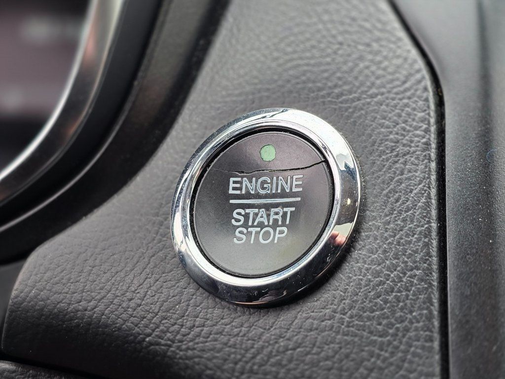 2017 Ford Fusion Titanium FWD - 22967264 - 32