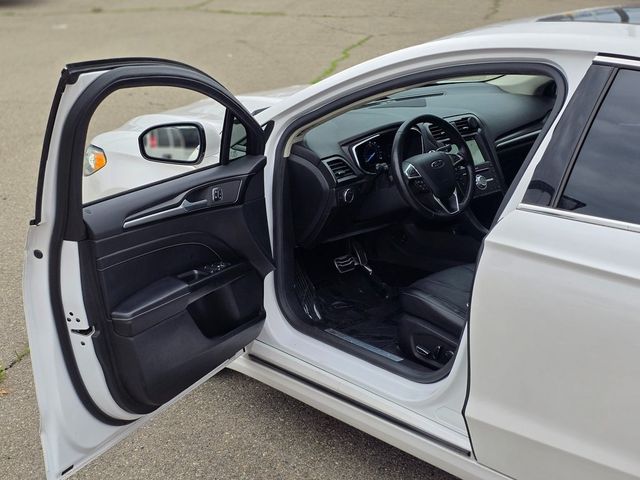 2017 Ford Fusion Titanium FWD - 22967264 - 38