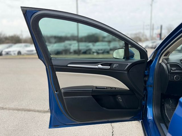 2017 Ford Fusion Energi Titanium Sedan - 22986354 - 13