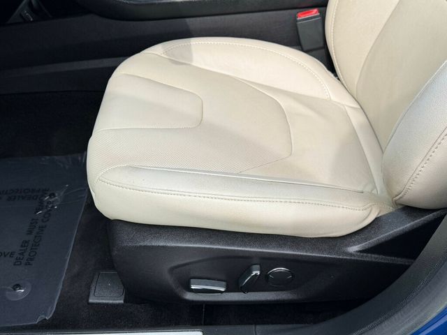 2017 Ford Fusion Energi Titanium Sedan - 22986354 - 16