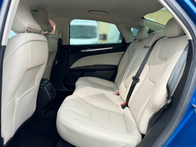 2017 Ford Fusion Energi Titanium Sedan - 22986354 - 19