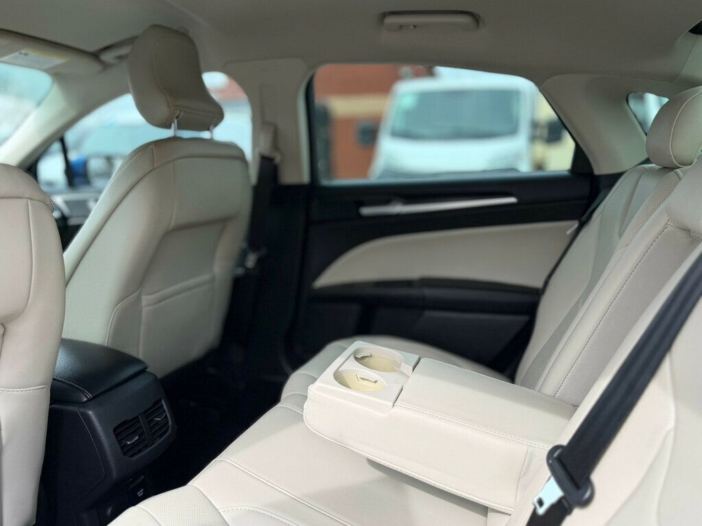 2017 Ford Fusion Energi Titanium Sedan - 22986354 - 21