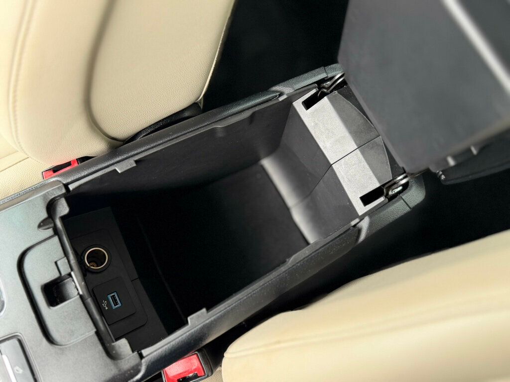 2017 Ford Fusion Energi Titanium Sedan - 22986354 - 37