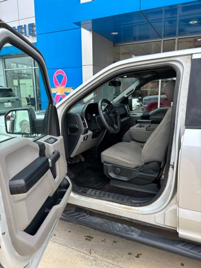 2017 Ford F-150  - 22957435 - 8