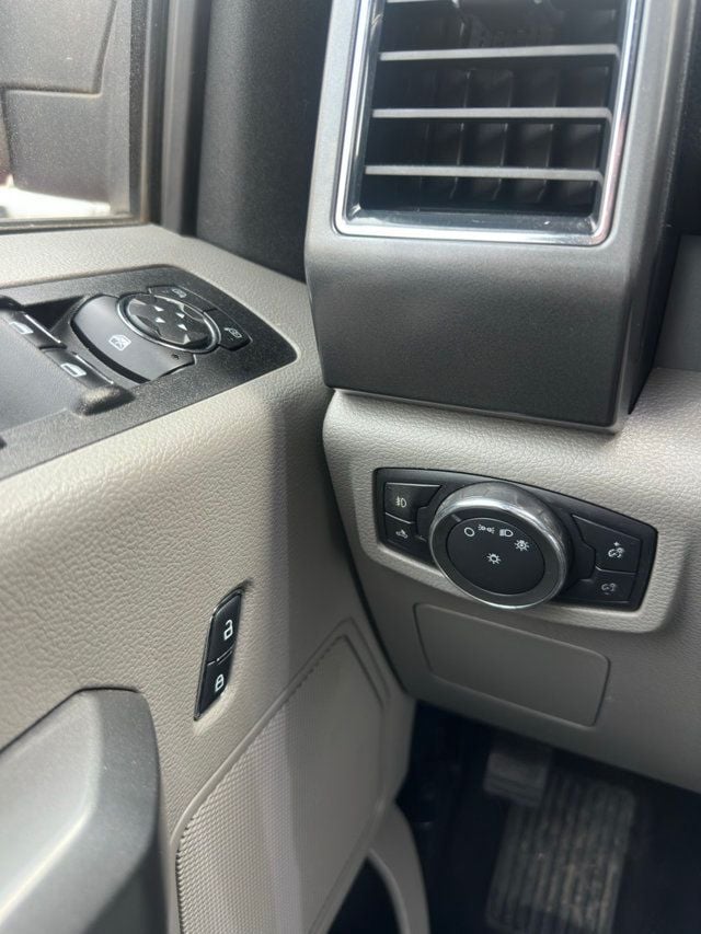 2017 Ford F-150  - 22370775 - 27