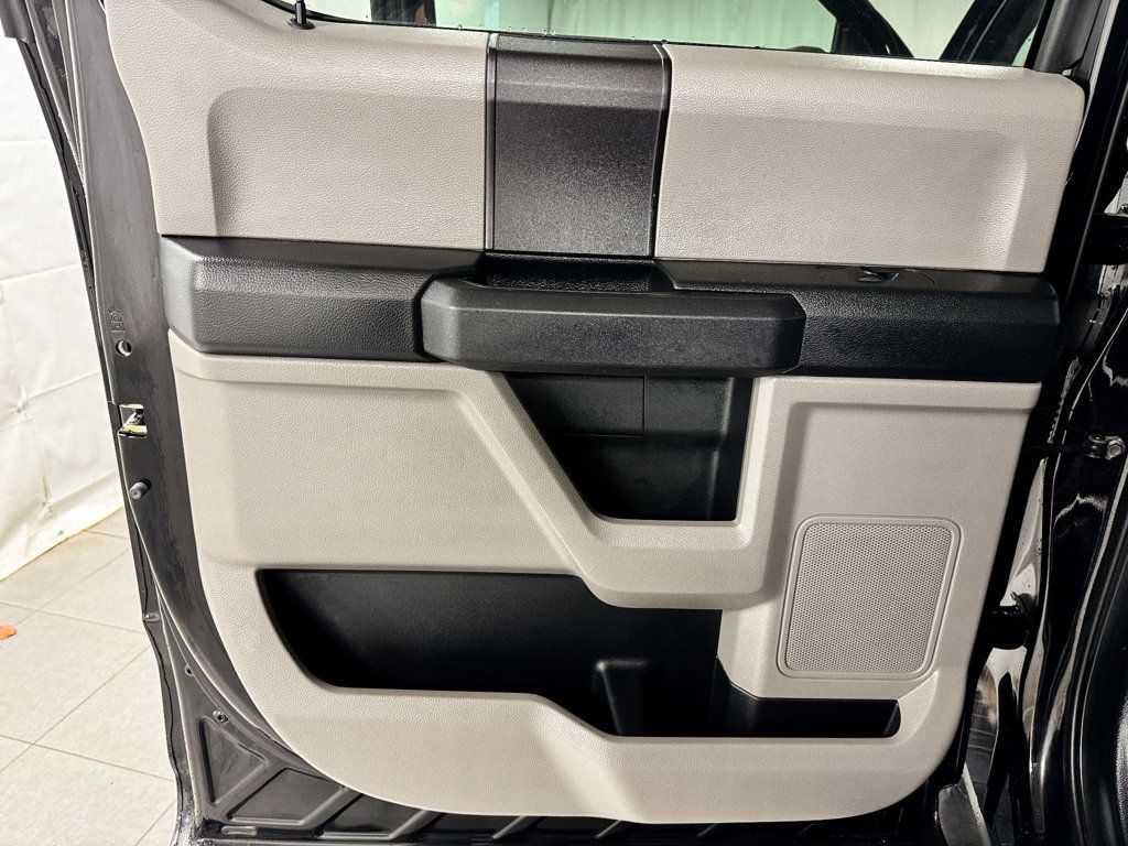 2017 Ford F-150 CREW CAB XL 4WD - 22936757 - 14