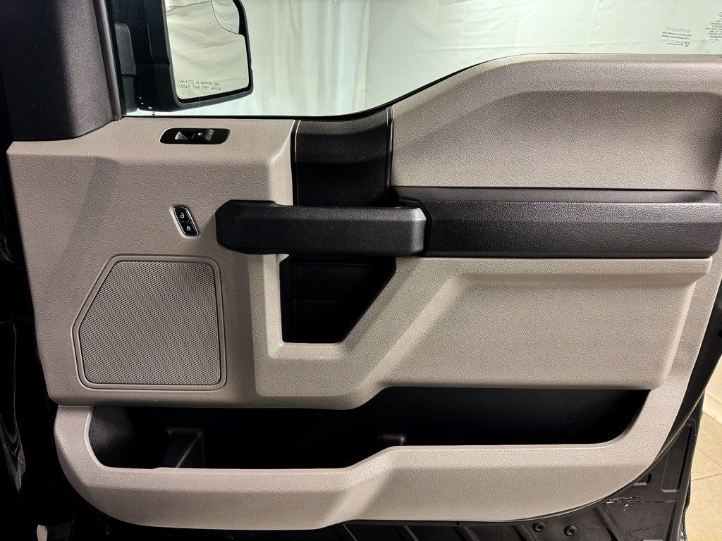 2017 Ford F-150 CREW CAB XL 4WD - 22936757 - 16