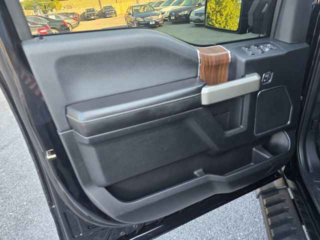 2017 Ford F-150 Lariat 4WD SuperCrew 5.5' Box - 23052621 - 9