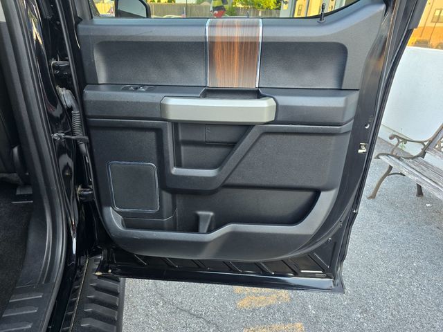 2017 Ford F-150 Lariat 4WD SuperCrew 5.5' Box - 23052621 - 16