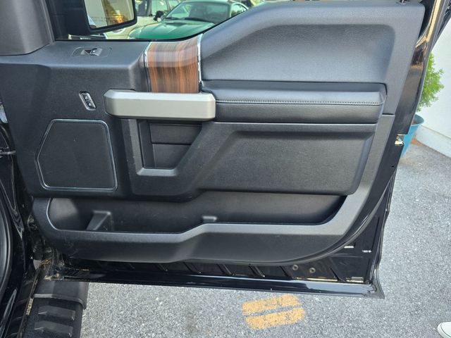 2017 Ford F-150 Lariat 4WD SuperCrew 5.5' Box - 23052621 - 19