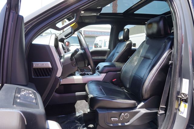 2017 Ford F-150 LARIAT, 4X4, 5.0L V8, MOON ROOF, LEATHER, NAVIGATION - 23044631 - 17