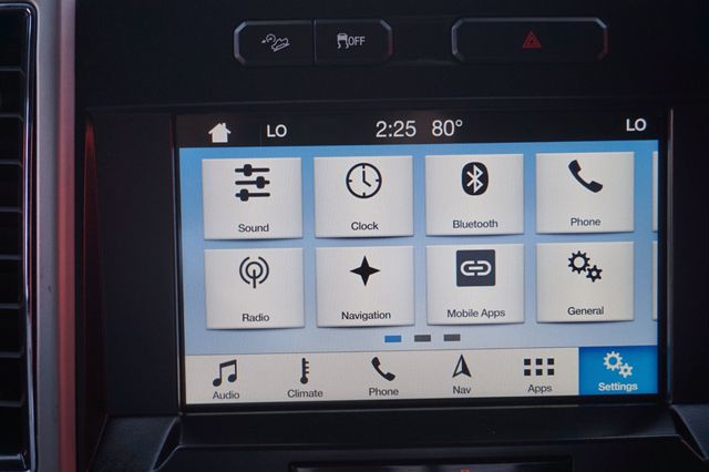 2017 Ford F-150 LARIAT, 4X4, 5.0L V8, MOON ROOF, LEATHER, NAVIGATION - 23044631 - 39