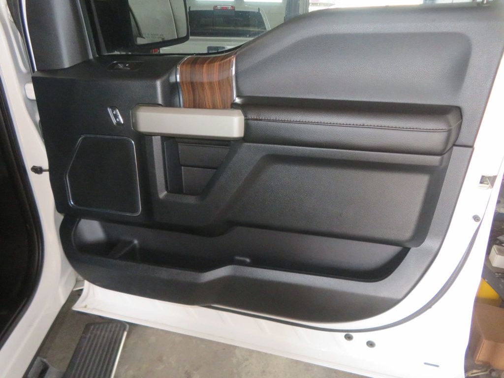 2017 Ford F-150 LOW MILE LARIAT FX4 SUPERCREW EXTRA CLEAN LIFTED 4X4 F150  - 22992513 - 32