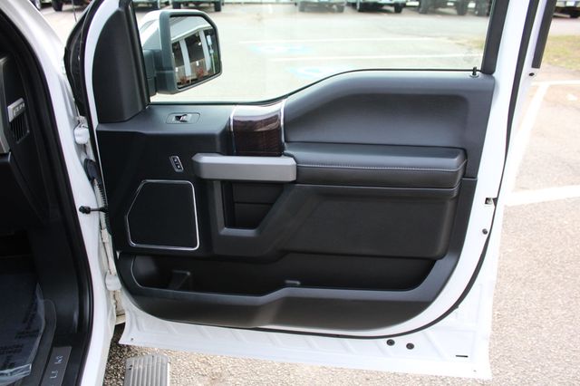 2017 Ford F-150 Platinum 4WD SuperCrew 5.5' Box - 22960804 - 19
