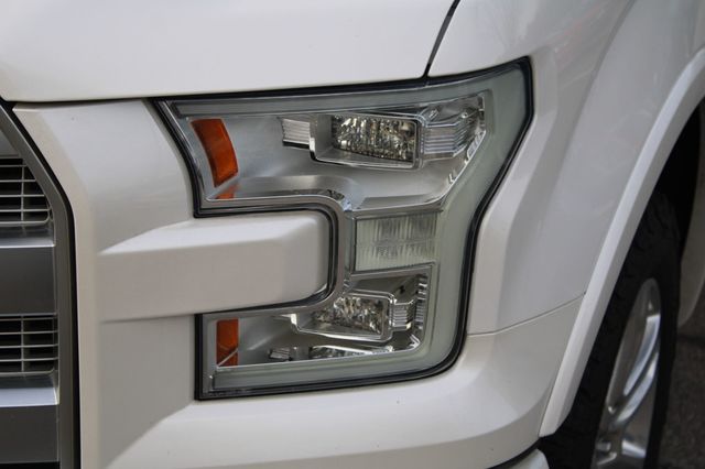 2017 Ford F-150 Platinum 4WD SuperCrew 5.5' Box - 22960804 - 32