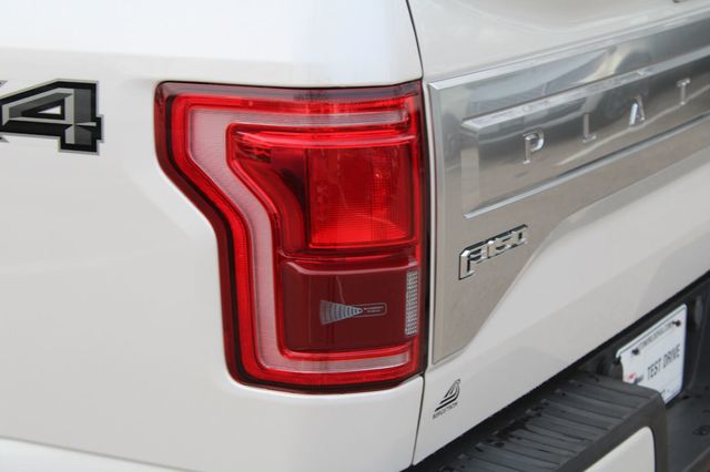 2017 Ford F-150 Platinum 4WD SuperCrew 5.5' Box - 22960804 - 36