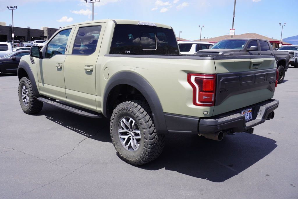 2017 Ford F-150 Raptor photo 3