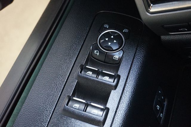 2017 Ford F-150 Raptor 4WD SuperCrew 5.5' Box - 22947587 - 22