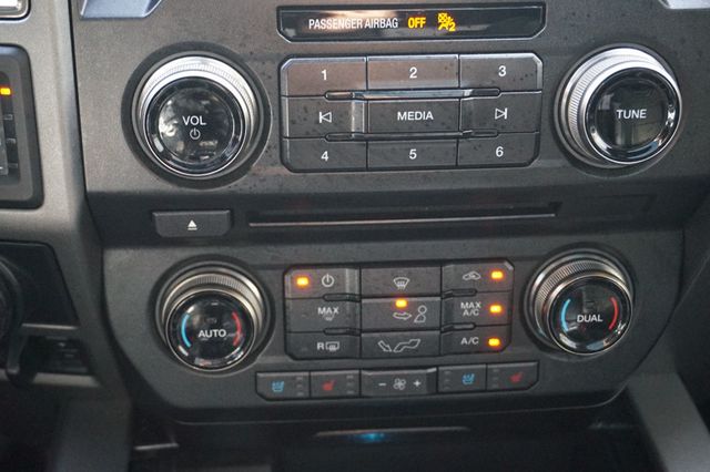 2017 Ford F-150 Raptor 4WD SuperCrew 5.5' Box - 22947587 - 37