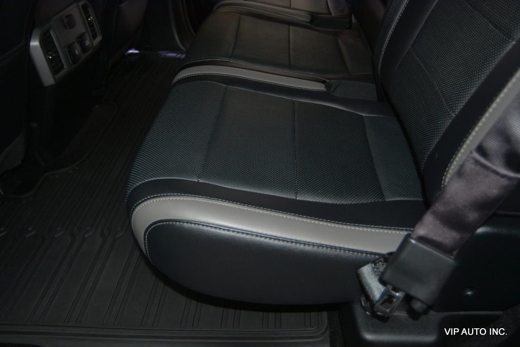 2017 Ford F-150 Raptor 4WD SuperCrew 5.5' Box - 23016337 - 24