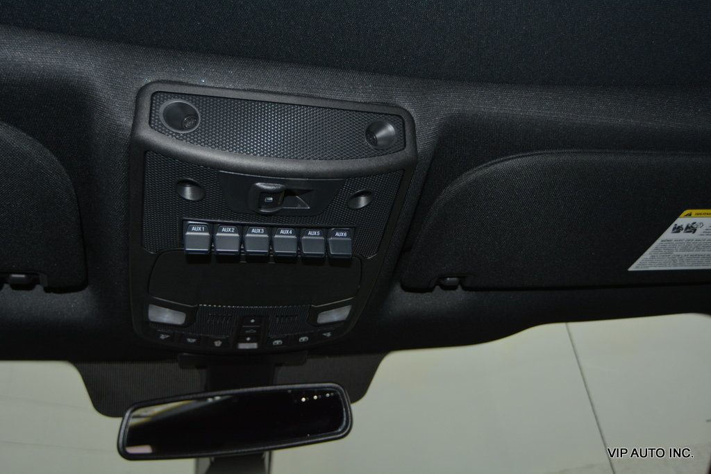 2017 Ford F-150 Raptor 4WD SuperCrew 5.5' Box - 23016337 - 32